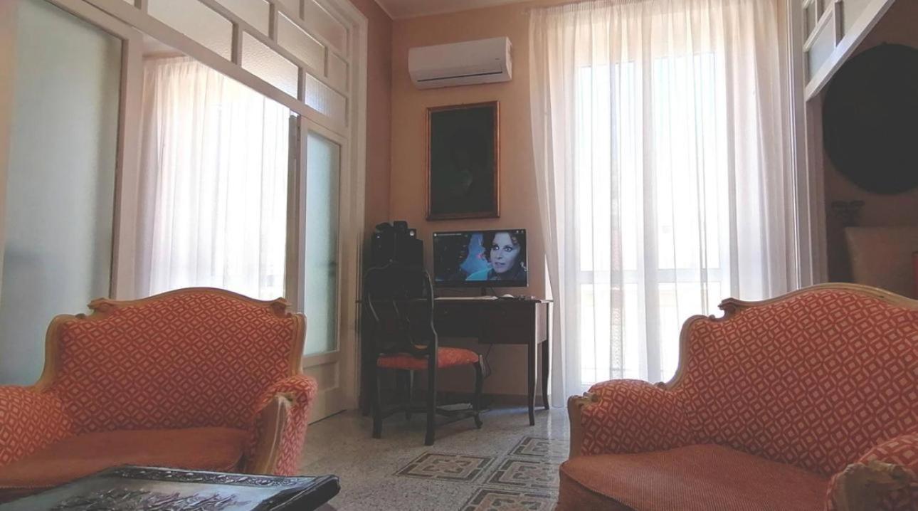Luxury Suite Vitruvio 55 Formia Esterno foto