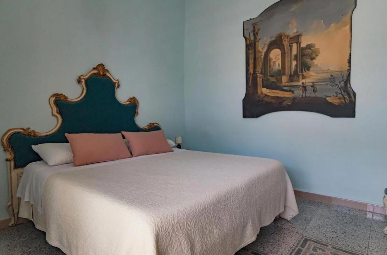Luxury Suite Vitruvio 55 Formia Esterno foto
