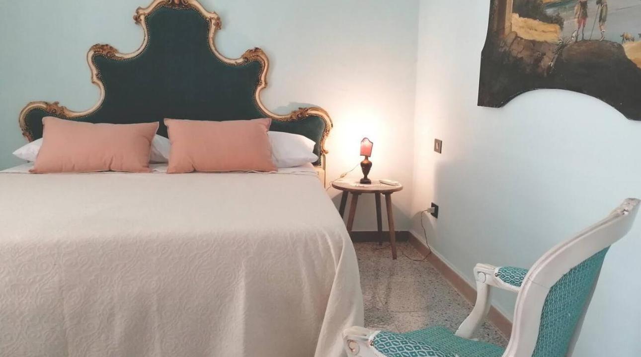 Luxury Suite Vitruvio 55 Formia Esterno foto