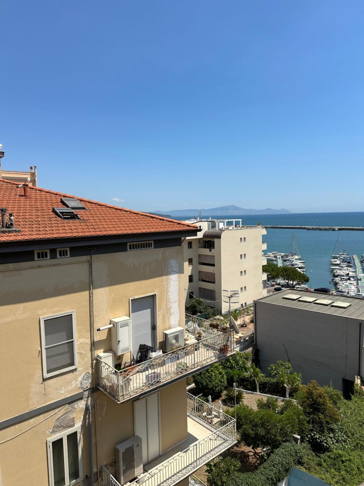 Luxury Suite Vitruvio 55 Formia Esterno foto